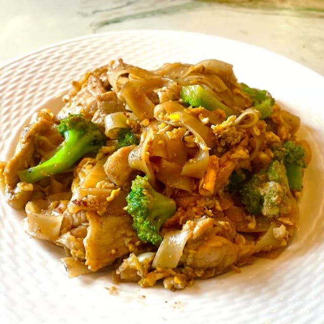 Pad See-Aew.